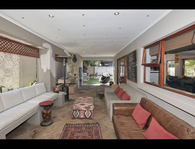 5 BEDROOM FREEHOLD TO LET IN NEWLANDS
